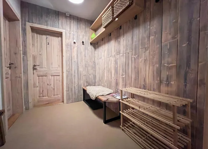 Apartment Hut 1 *